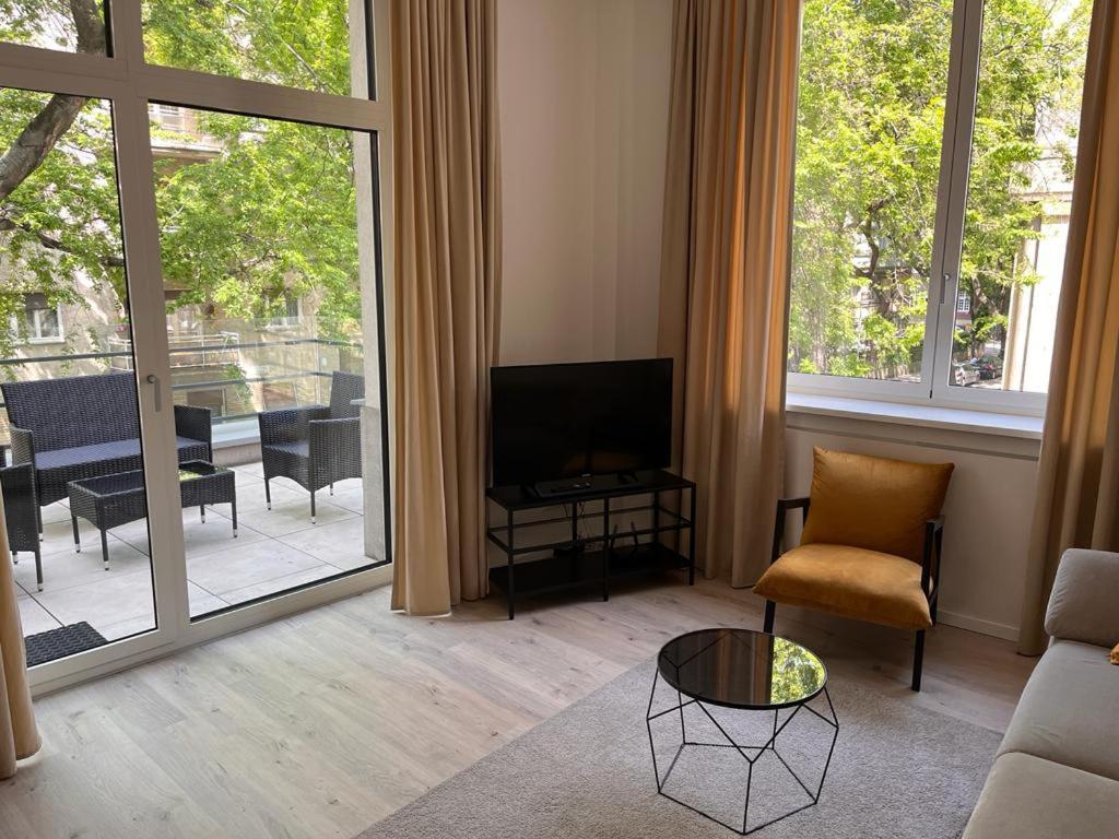 Skau Gajova Family Two Bedroom Apartment With A Terrace Free Parking Bratislava Dış mekan fotoğraf